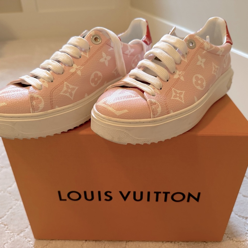 ❌SOLD❌Authentic Louis Vuitton Time Out sneakers women size 37.5